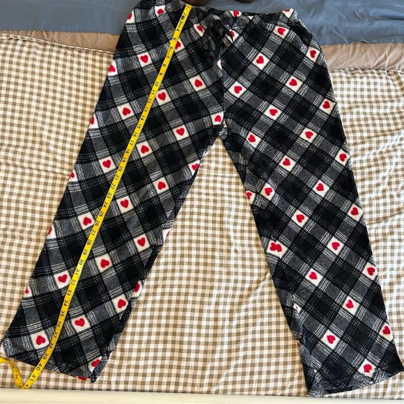 Cozy Valentine’s Day Fleece Pajama Set - Size XL - Picture 6 of 15